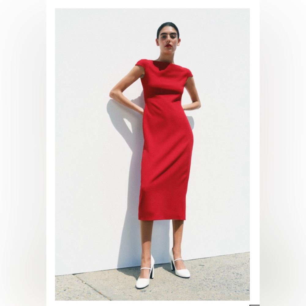 FITTED MIDI DRESS ZW COLLECTION RED
Size M, XL